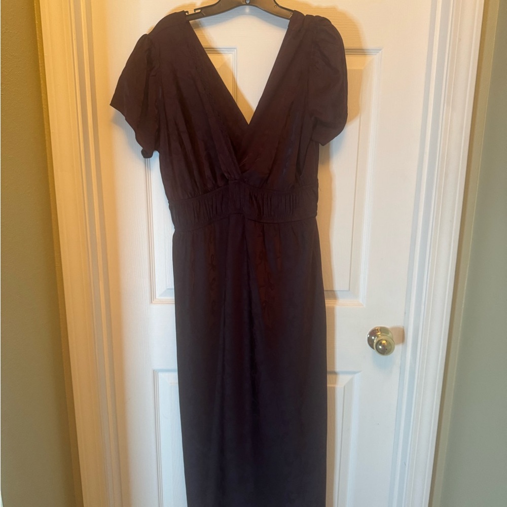 Chic purple Midi Dress with V-Neck
